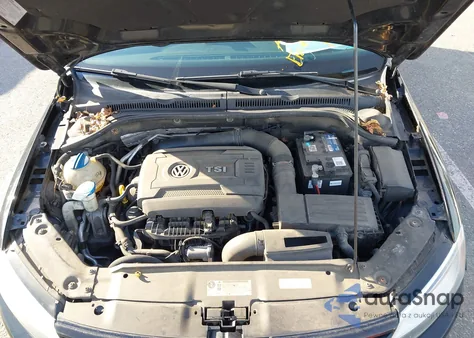 2014 Volkswagen Jetta 1.8T Se z USA, uszkodzony, nr VIN 3VWD17AJ2EM417586